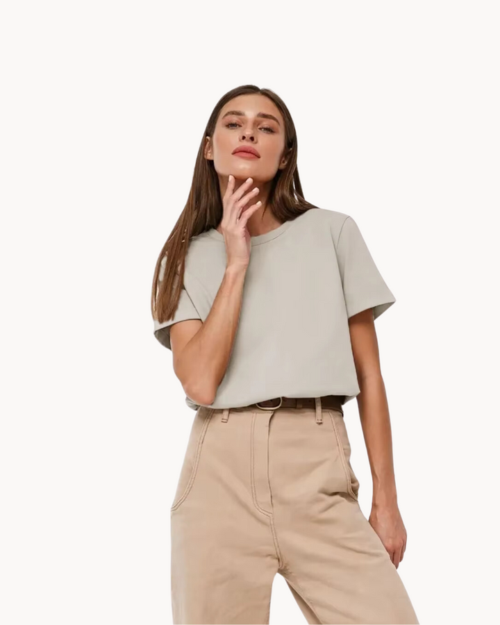 Vanessa | Essential Cotton Tee (Lebendige Farben)