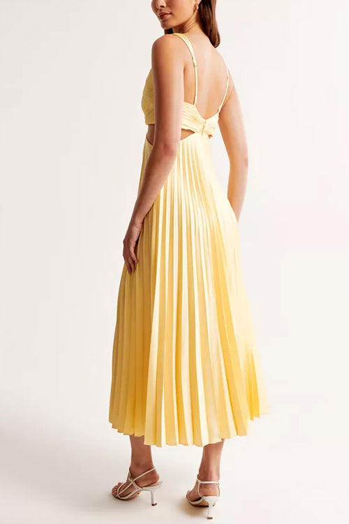Courtney Plissiertes Maxikleid mit V-Ausschnitt und Cut-Out-Taille