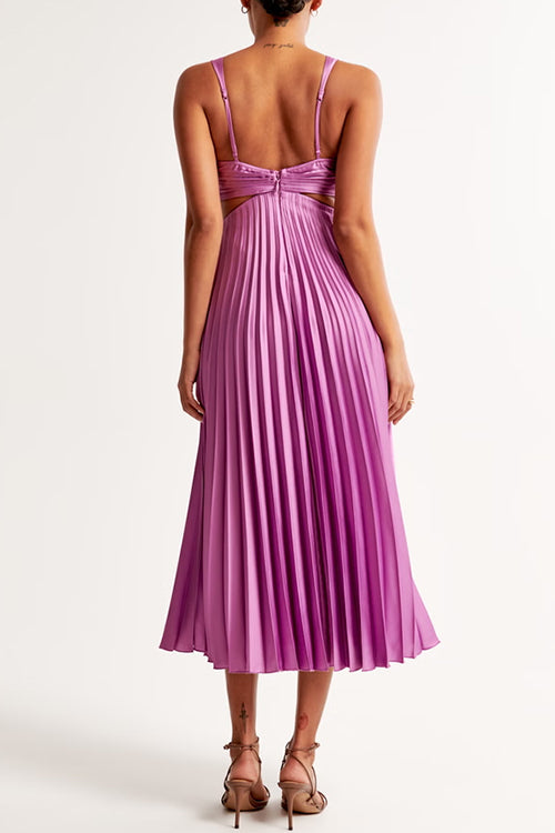 Courtney Plissiertes Maxikleid mit V-Ausschnitt und Cut-Out-Taille