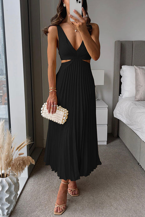 Courtney Plissiertes Maxikleid mit V-Ausschnitt und Cut-Out-Taille