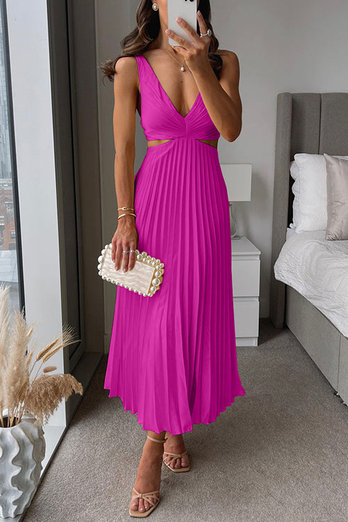 Courtney Plissiertes Maxikleid mit V-Ausschnitt und Cut-Out-Taille