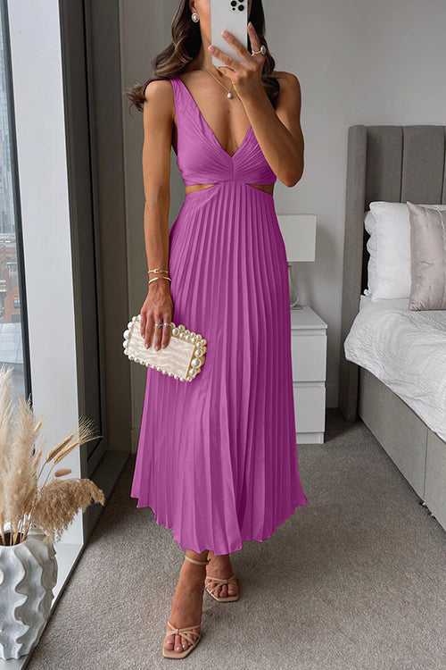 Courtney Plissiertes Maxikleid mit V-Ausschnitt und Cut-Out-Taille