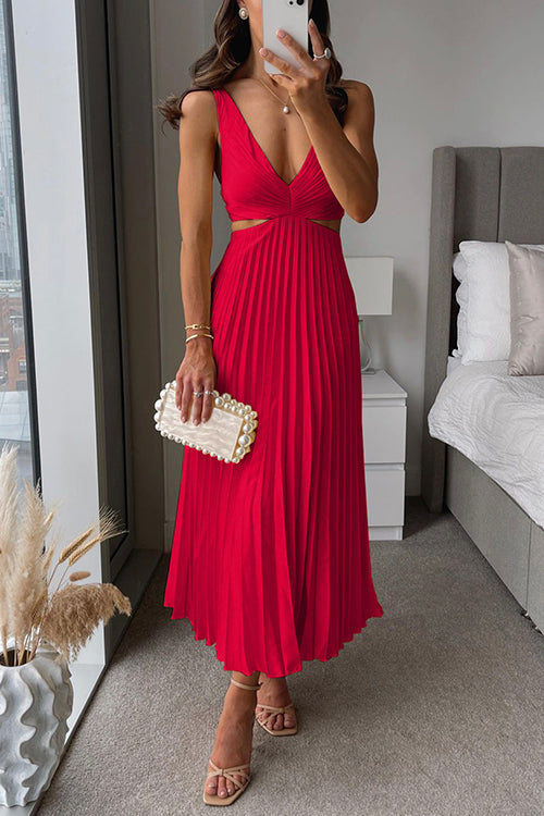 Courtney Plissiertes Maxikleid mit V-Ausschnitt und Cut-Out-Taille