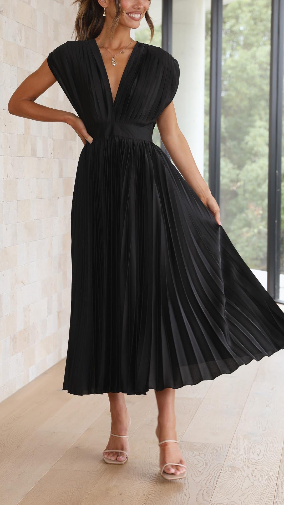 Maria | Elegantes & Raffiniertes Plisseekleid
