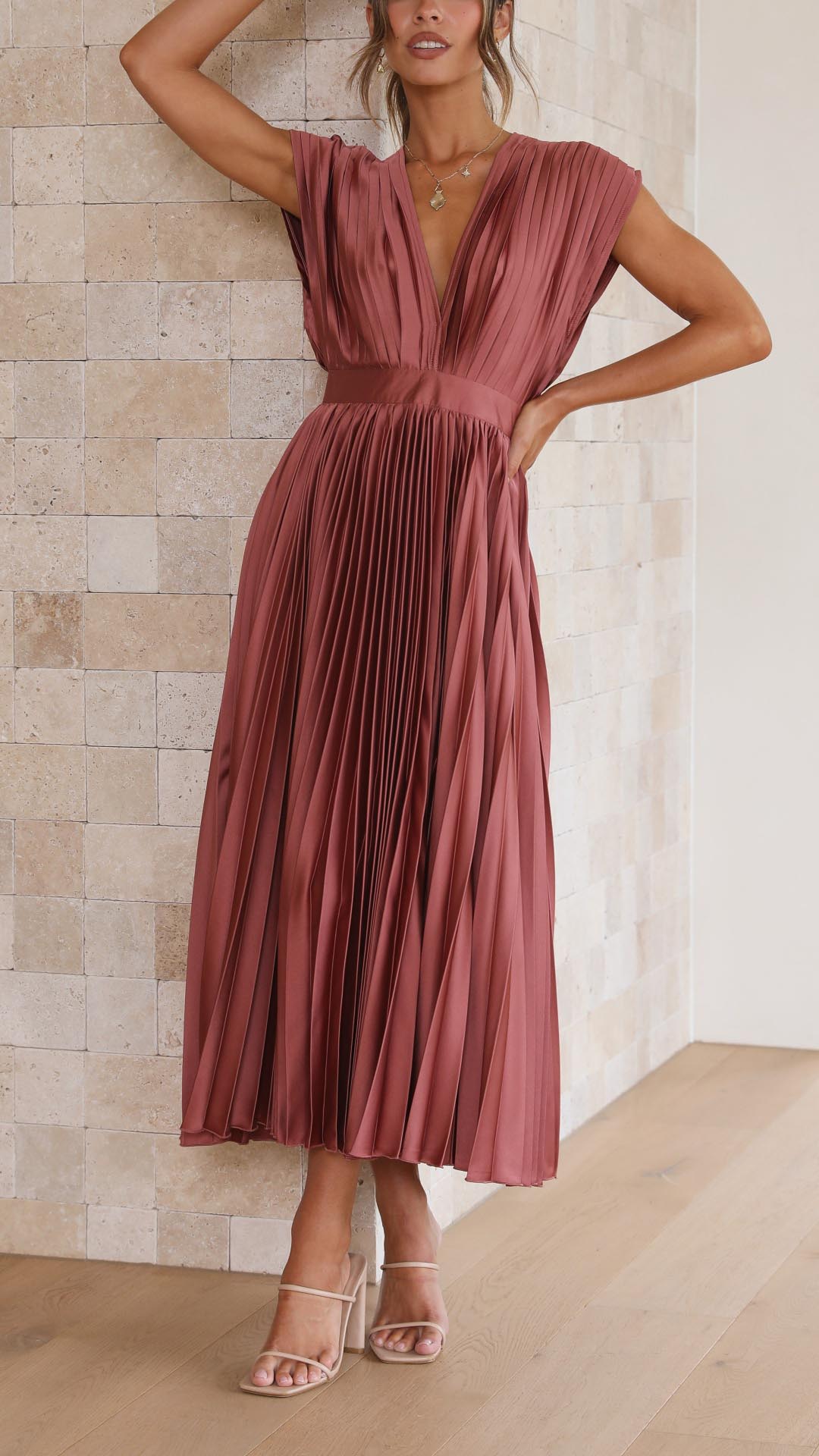Maria | Elegantes & Raffiniertes Plisseekleid